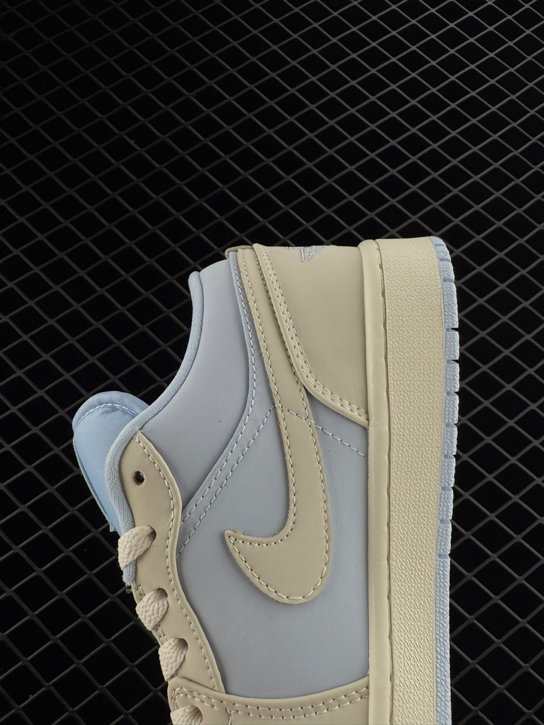 NIKE AIR JORDAN 1 LOW SE AJ1